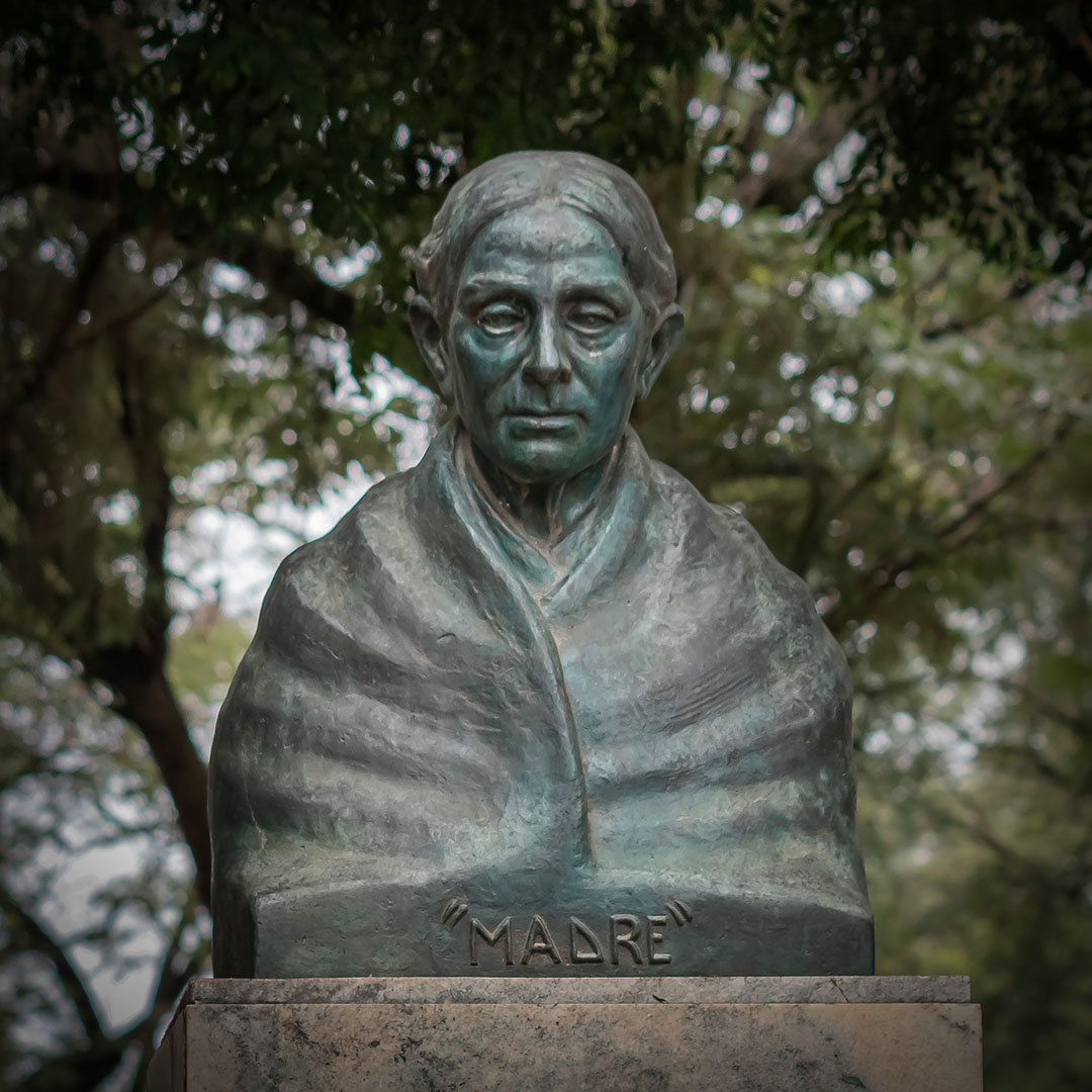 Busto de Paula Albarracín