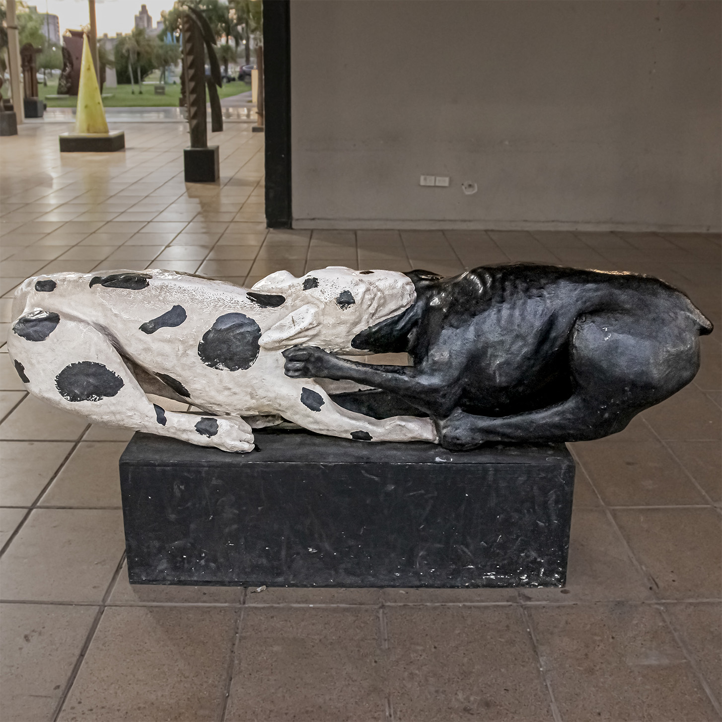 Sube y baja con dos perros